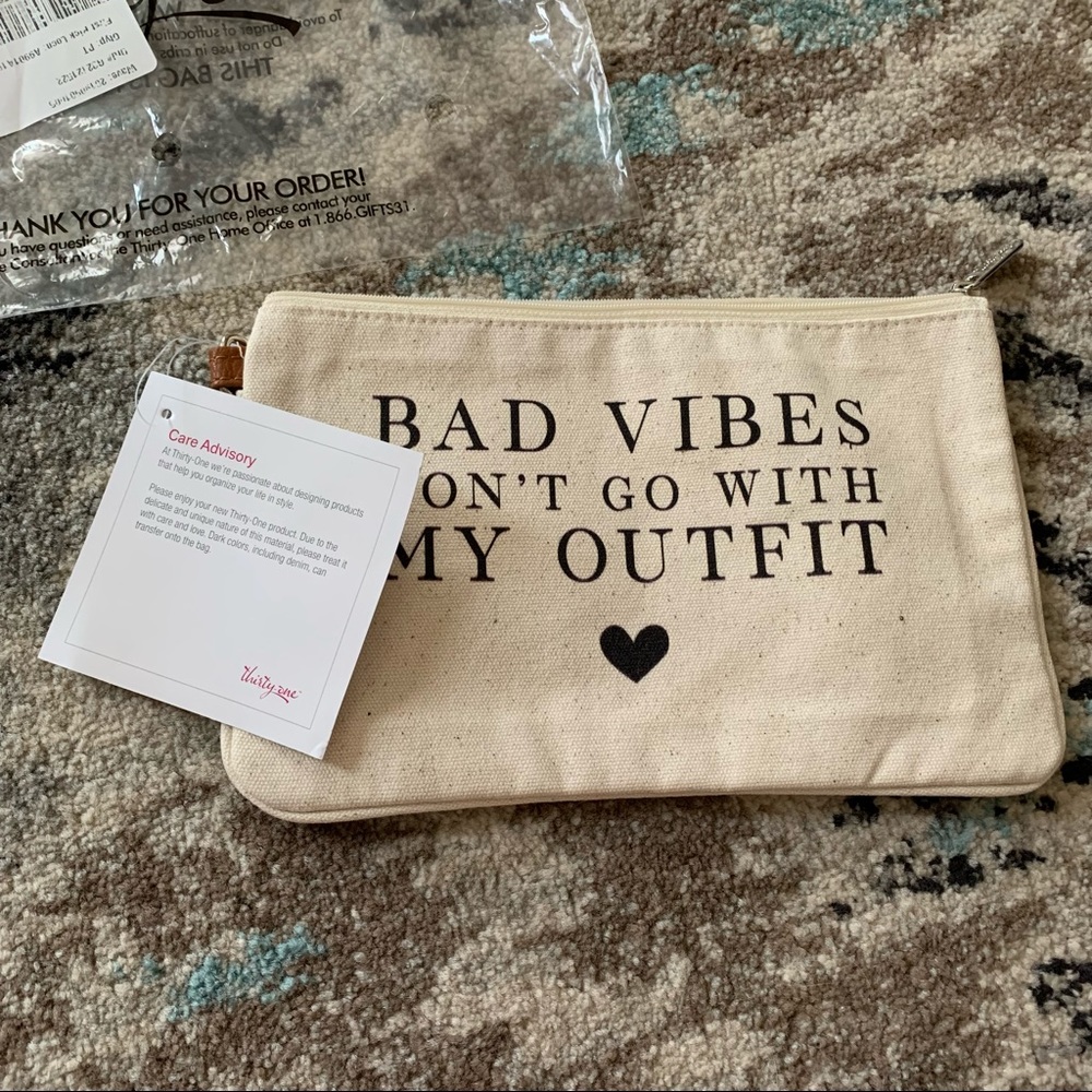 🎃 3/$30 Thirty-One NWTCanvas Heartfelt Vibes Pouch - Picture 3 of 4
